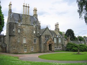 800px-LauristonCastleSouth (1)